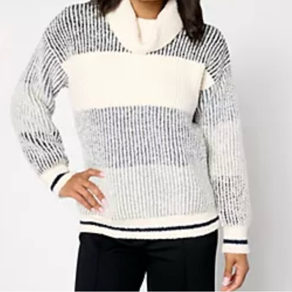 Barefoot Dreams Black and White Knit Sweater - Picture 3 of 6